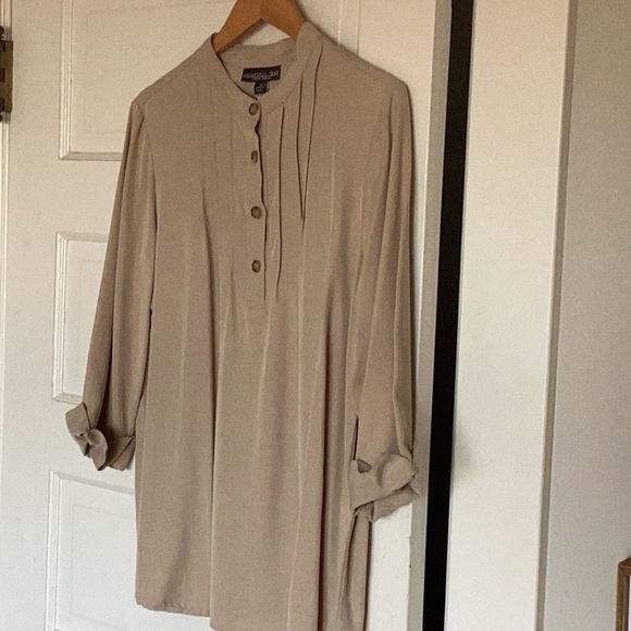 COPY - NWT Monteray Bay Appleseed’s tan loose fitting tunic top 3/4 sleeves siz… - Picture 9 of 13